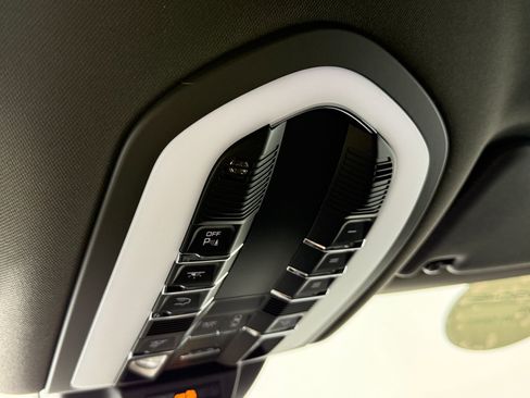 New 2025 Porsche Macan image 22