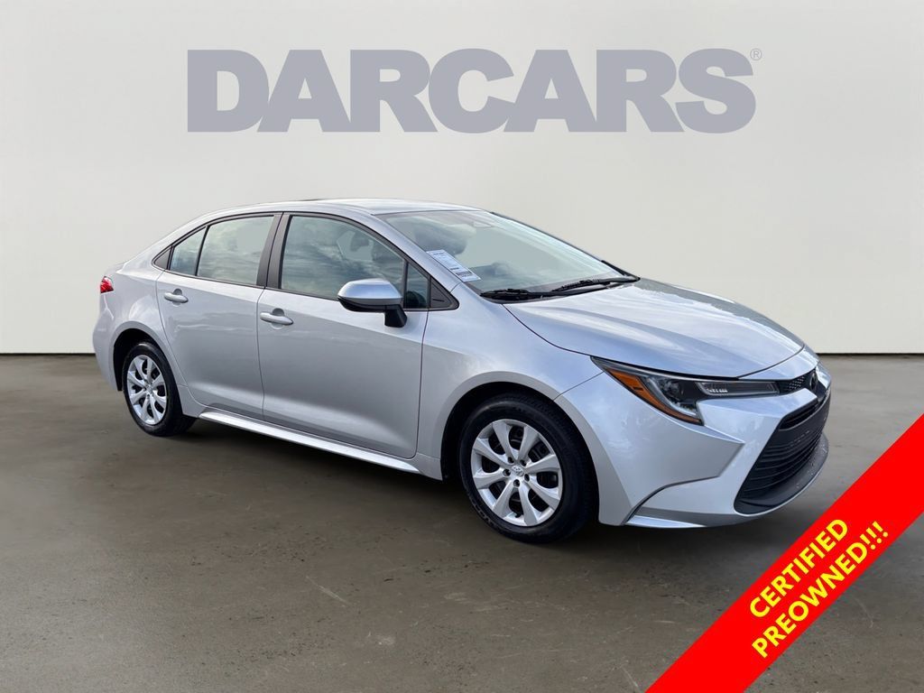 Used 2024 Toyota Corolla LE FWD image 1