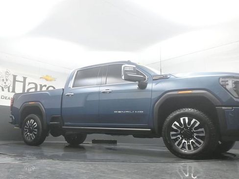 Used 2025 GMC Sierra 2500 Denali Ultimate w/ Max Trailering Package AWD/4WD image 2