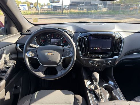 Used 2022 Chevrolet Traverse LT AWD/4WD image 17