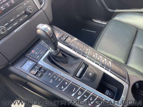 Used 2018 Porsche Macan GTS AWD/4WD image 27