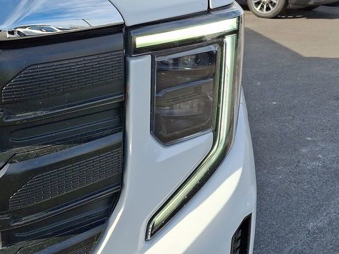 Used 2024 GMC Sierra 1500 Pro w/ Convenience Package image 12