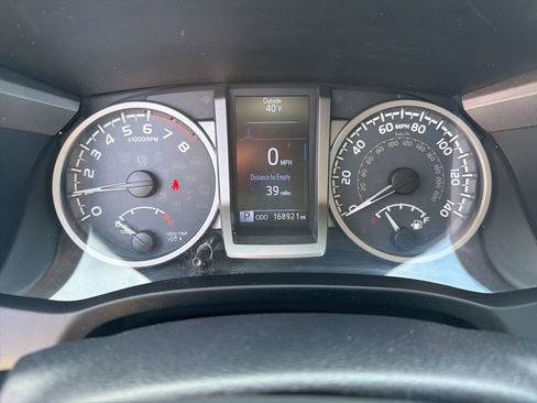 Used 2017 Toyota Tacoma SR5 w/ Tow Package image 12