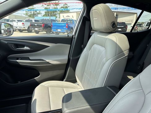 Used 2025 Buick Envista Avenir FWD image 15