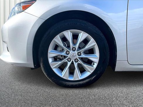 Used 2015 Lexus ES 300h image 31