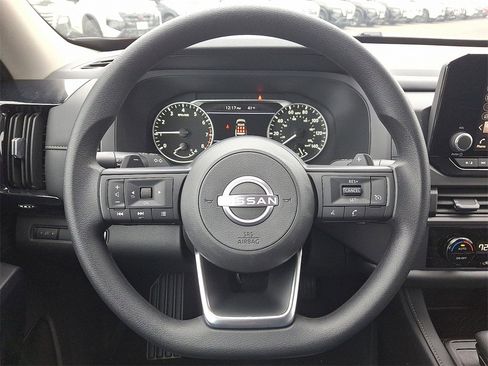 New 2025 Nissan Pathfinder S image 11