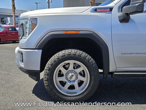 Used 2021 GMC Sierra 2500 Denali w/ Denali Ultimate Package AWD/4WD image 9