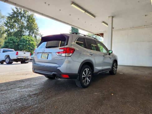 Used 2023 Subaru Forester Limited w/ Popular Package #2 AWD/4WD image 3