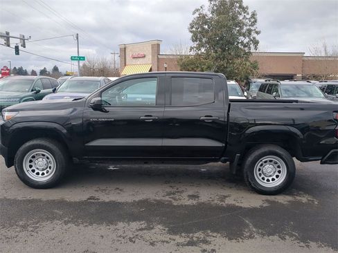 Used 2023 Chevrolet Colorado W/T image 3