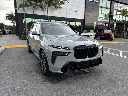Used 2023 BMW X7 xDrive40i w/ M Sport Package AWD/4WD image 7