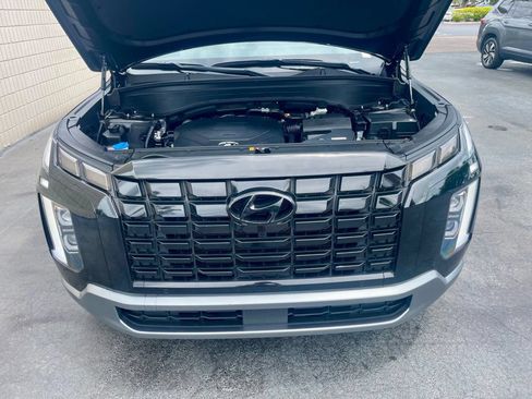 Used 2025 Hyundai Palisade Limited FWD image 17