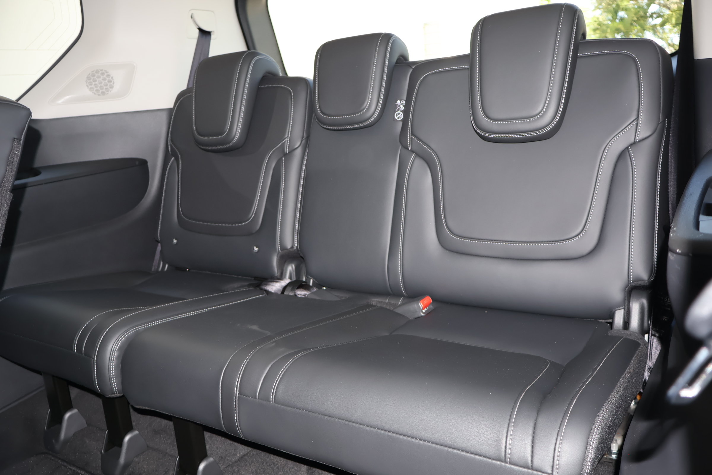 Certified 2025 INFINITI QX80 Pure RWD image 17