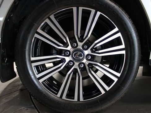 Used 2024 Lexus LX 600 4WD w/ Appearance Package image 41