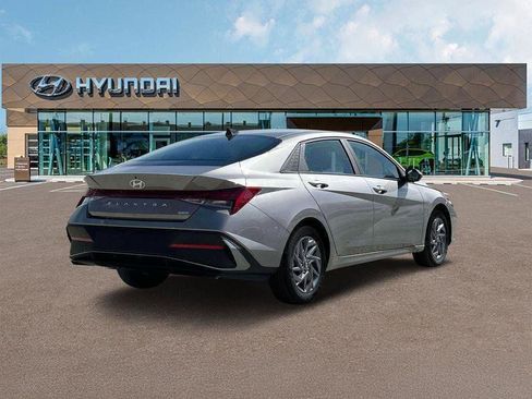 New 2025 Hyundai Elantra Blue image 7