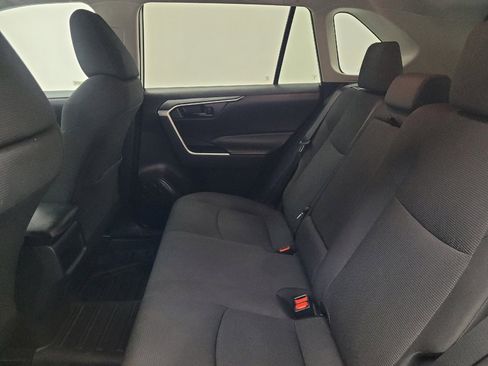 Used 2021 Toyota RAV4 LE FWD image 18