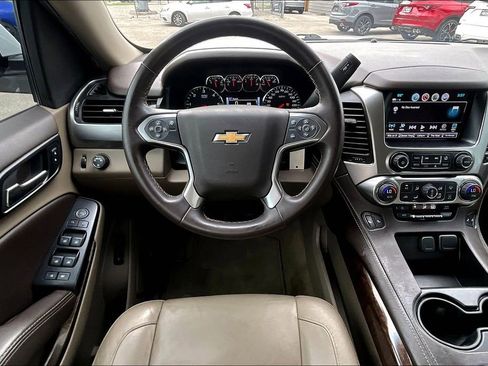 Used 2018 Chevrolet Suburban LT image 8