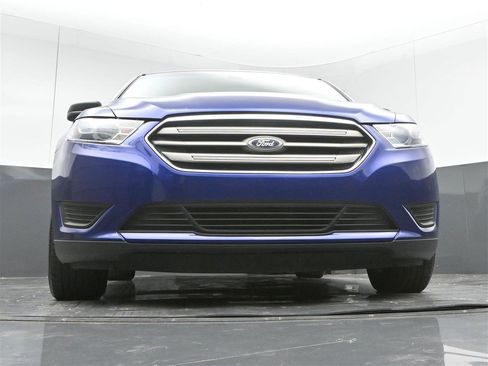 Used 2015 Ford Taurus SE FWD image 30