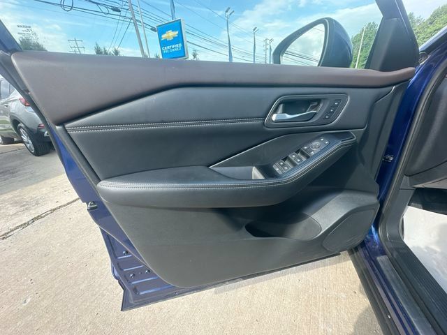 Used 2023 Nissan Rogue SL w/ SL Premium Package AWD/4WD image 26
