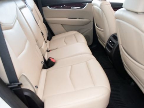 Used 2019 Cadillac XT5 Luxury FWD image 12