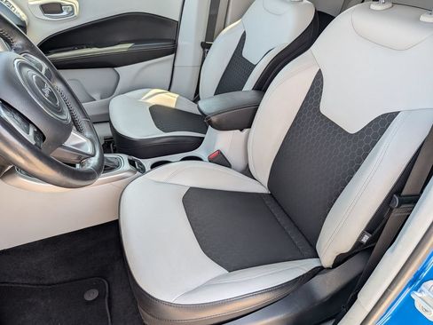 Used 2019 Jeep Compass Latitude w/ Popular Equipment Group AWD/4WD image 14