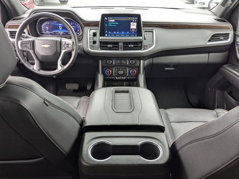 Used 2023 Chevrolet Suburban Premier image 27