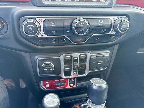 Used 2022 Jeep Gladiator Rubicon image 17