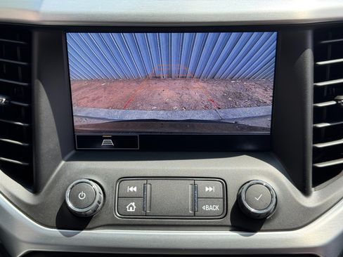 Used 2023 GMC Acadia SLT FWD image 23