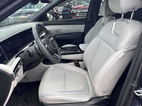 Used 2025 Hyundai Tucson Limited image 12