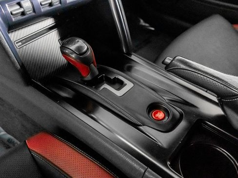 Used 2015 Nissan GT-R Black Edition image 32