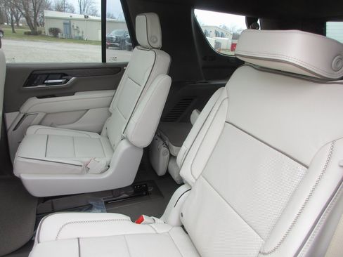 New 2026 GMC Yukon Denali w/ Sun & Power Step Package image 14