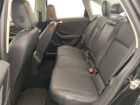 Used 2019 Volkswagen Jetta SE w/ Cold Weather Package FWD image 18
