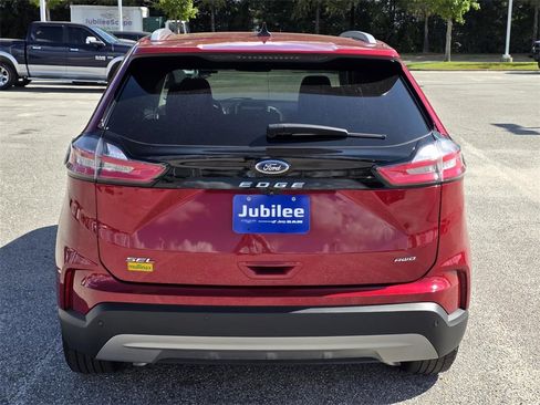 Used 2022 Ford Edge SEL w/ Convenience Package image 3