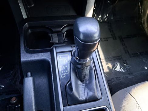 Used 2019 Toyota Tacoma TRD Off-Road w/ Technology Package AWD/4WD image 22