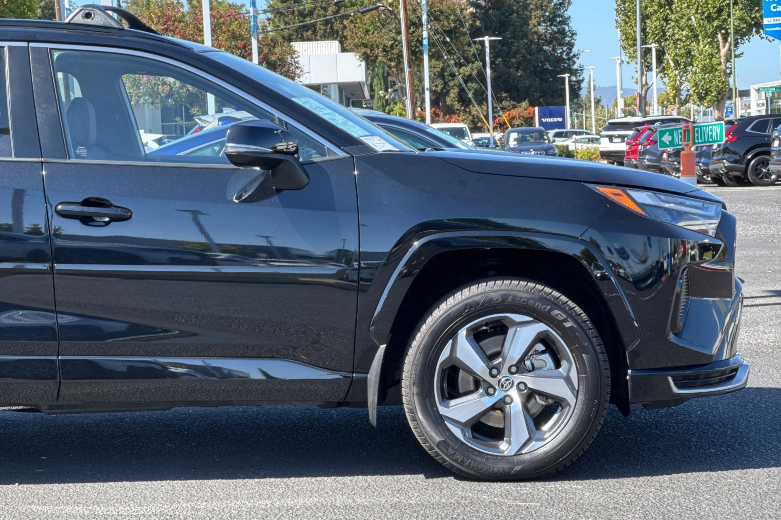 Used 2025 Toyota RAV4 SE AWD/4WD image 36