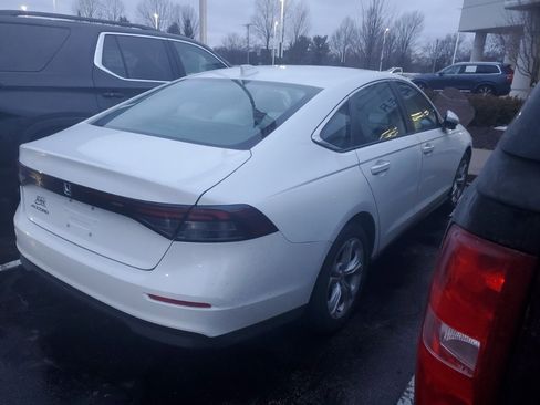 Used 2023 Honda Accord LX image 9