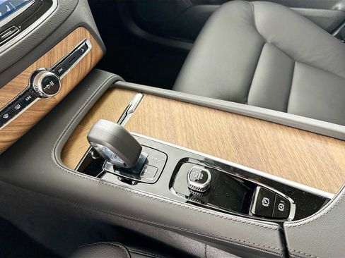 Certified 2025 Volvo XC90 T8 Plus w/ Protection Package Premier image 13