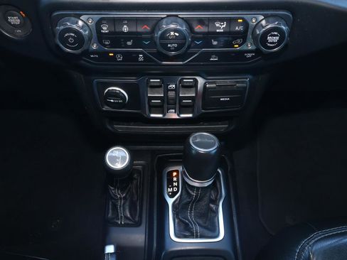 Used 2020 Jeep Gladiator Overland image 27