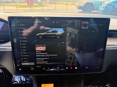 Used 2021 Tesla Model S Plaid image 14