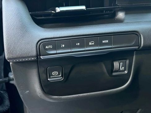 Used 2023 Cadillac Escalade ESV Premium Luxury image 36