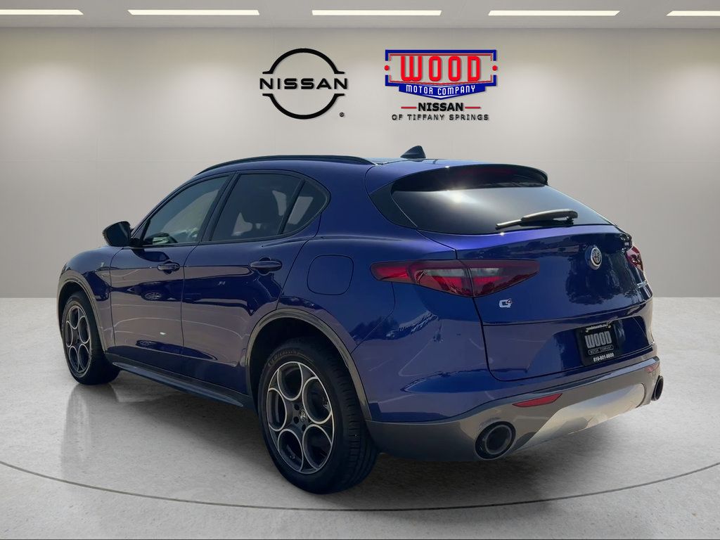 Used 2022 Alfa Romeo Stelvio Ti AWD/4WD image 9