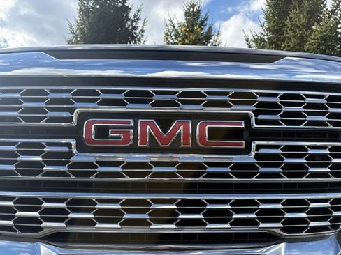 Certified 2022 GMC Canyon Denali image 11