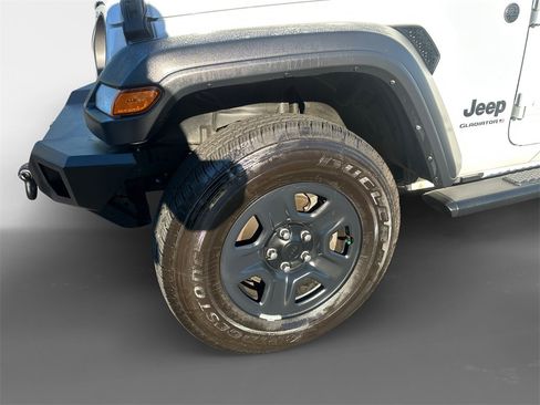 Certified 2024 Jeep Gladiator Sport image 15