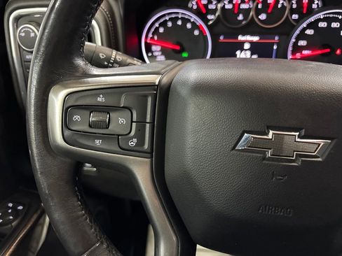 Used 2019 Chevrolet Silverado 1500 LT Trail Boss w/ Convenience Package AWD/4WD image 17