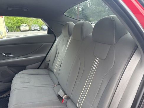 Used 2023 Hyundai Elantra SEL w/ Cargo Package FWD image 12