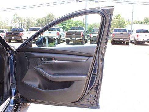 Used 2023 MAZDA MAZDA3 s FWD image 30