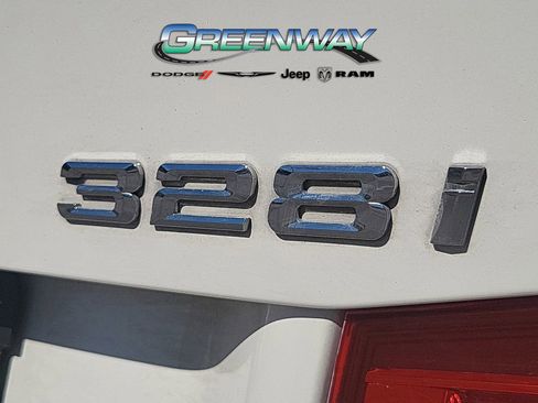 Used 2016 BMW 320i Sedan image 7