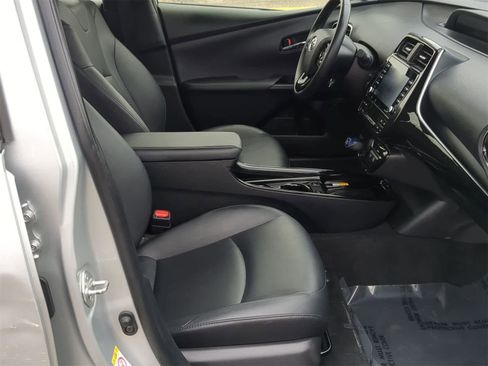 Used 2022 Toyota Prius L Eco image 21