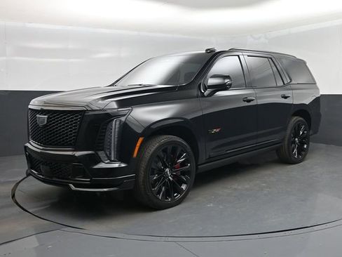 Used 2026 Cadillac Escalade V w/ LPO, ONYX Package AWD/4WD image 9