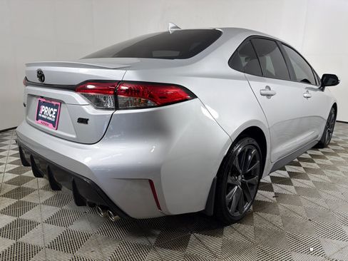 Used 2026 Toyota Corolla SE FWD image 3
