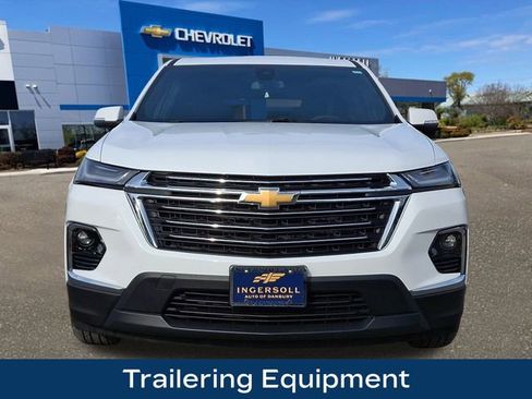 Used 2023 Chevrolet Traverse LT image 3